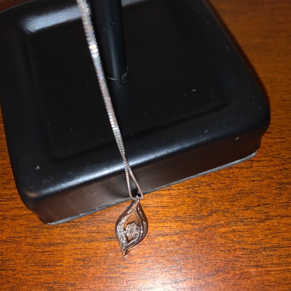 !FIRM!  Genuine Diamond 18” Sterling Silver Necklace W  1/10 Ct Diamond Pendant - Picture 6 of 8